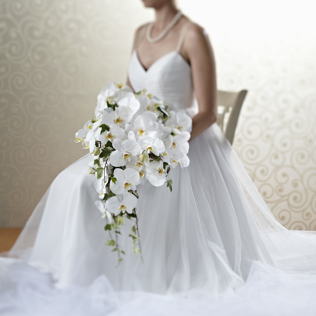 Classic White Bouquet – North Shore Weddings And Flowers, Kahuku HI