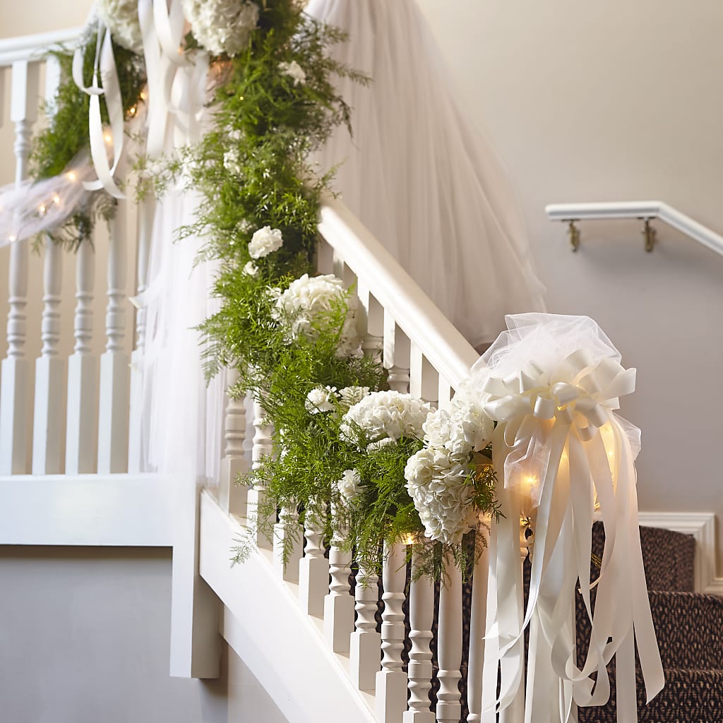 Champagne Dreams Garland – North Shore Weddings And Flowers, Kahuku HI