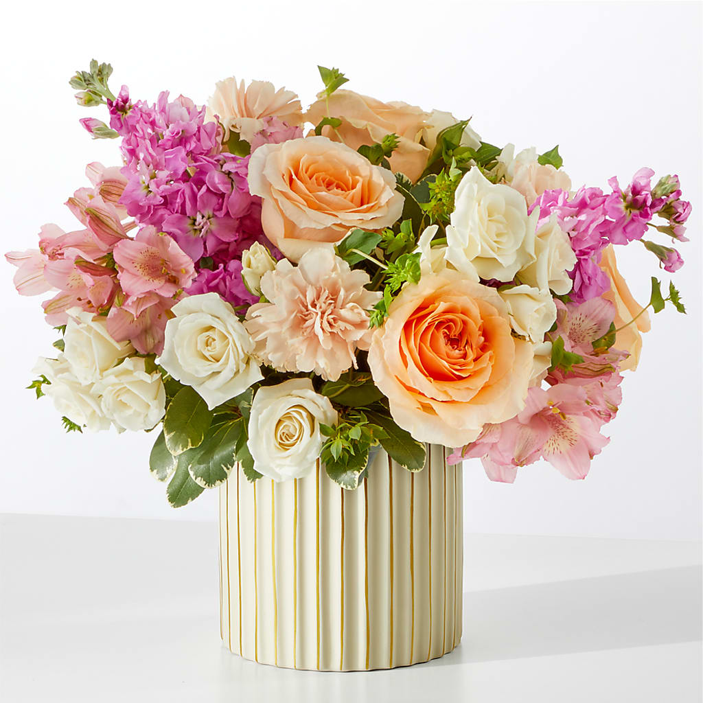 Paradise Bouquet with Ivory Vase –  North Shore Weddings And Flowers, Kahuku HI